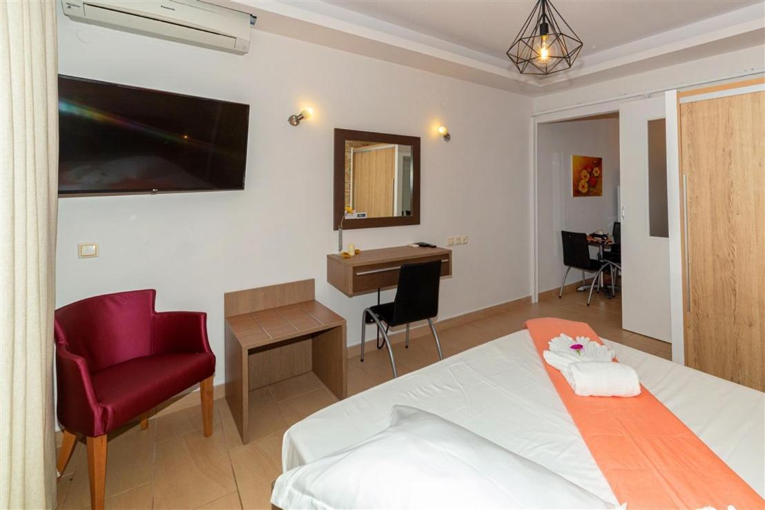 Studio Nikiti Beach Extérieur photo