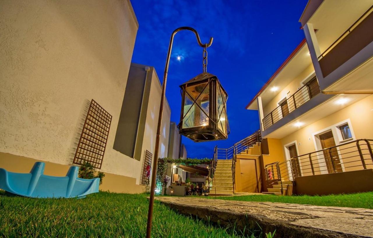 Studio Nikiti Beach Extérieur photo
