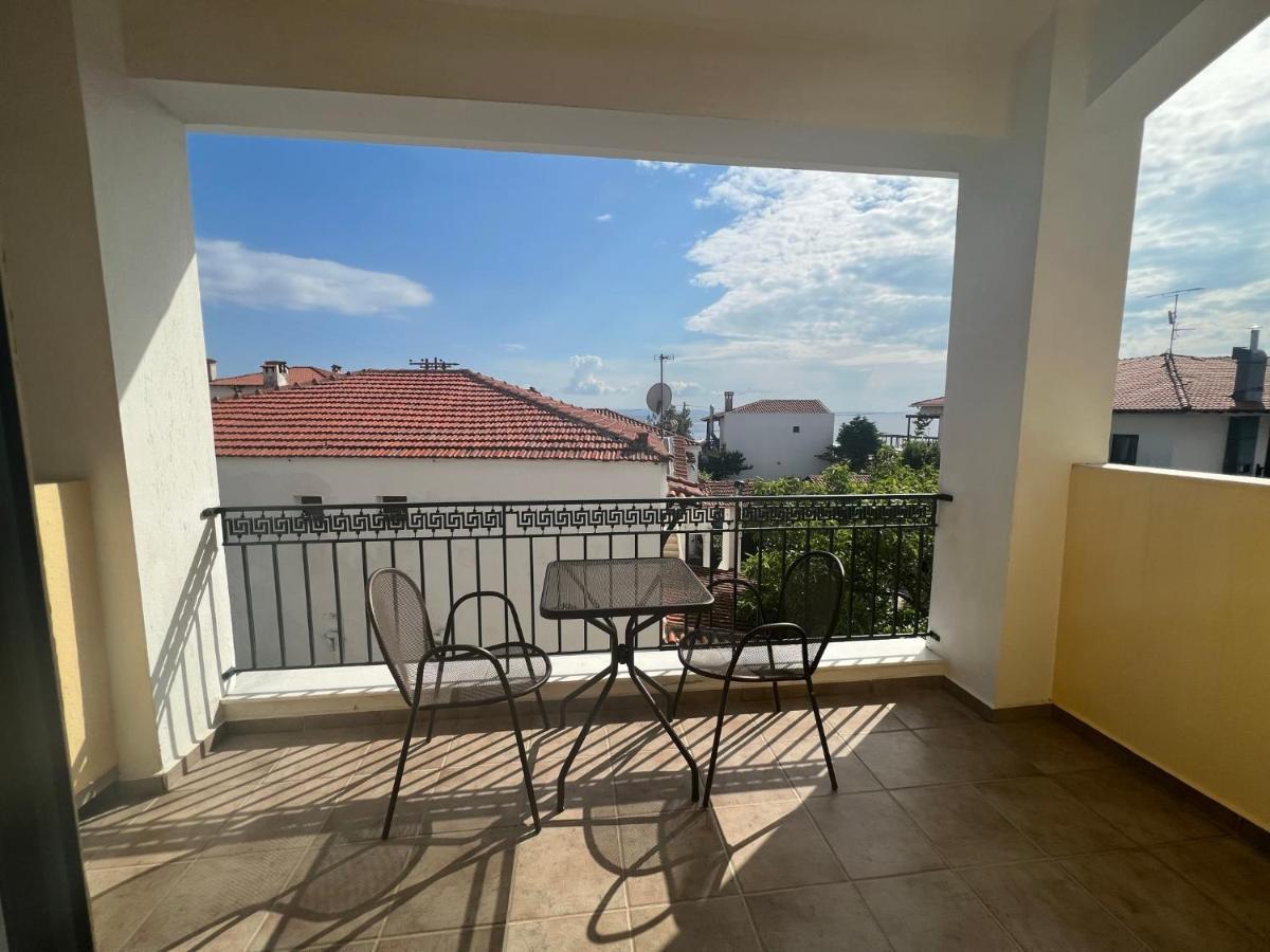Studio Nikiti Beach Extérieur photo