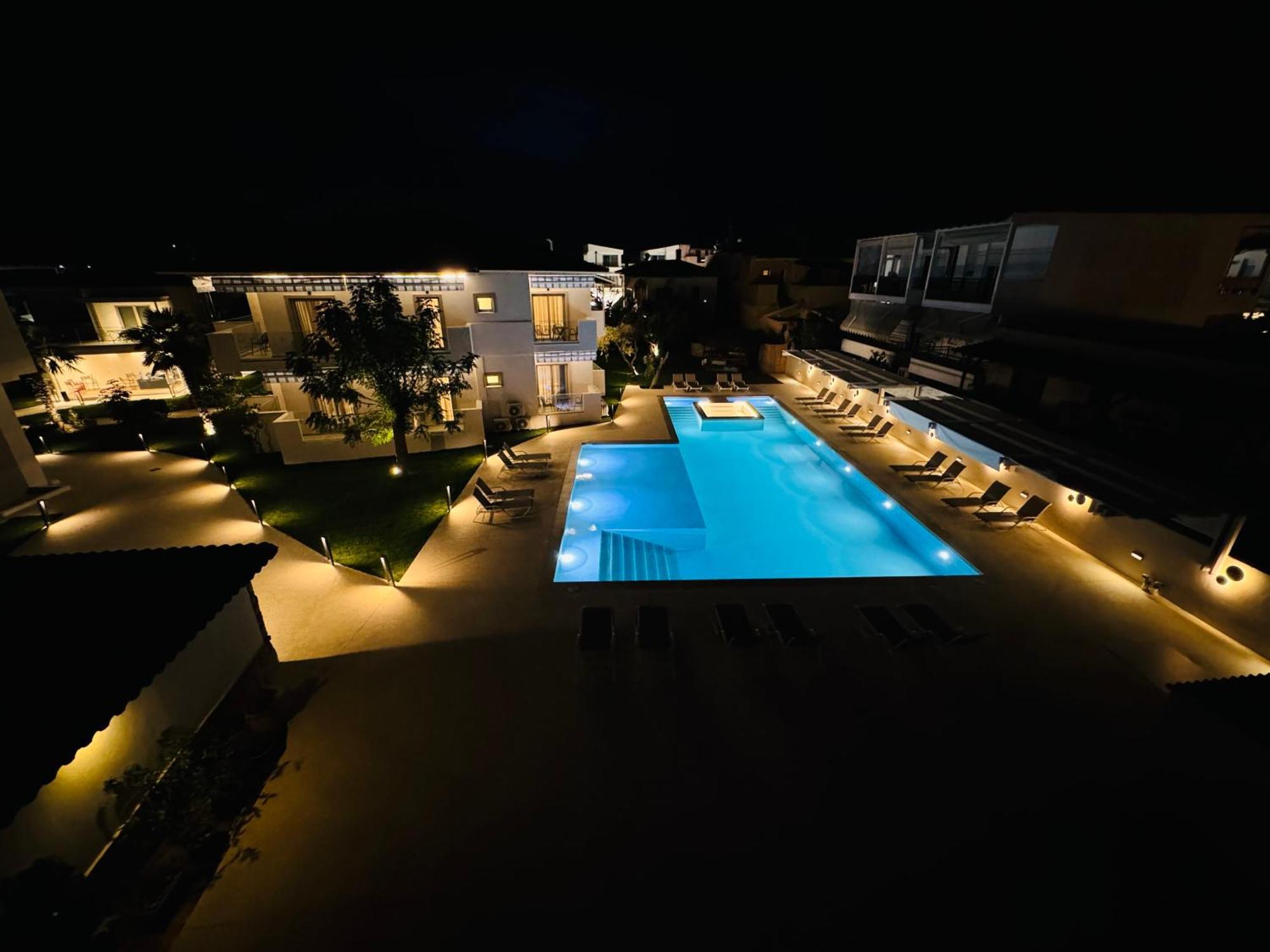 Studio Nikiti Beach Extérieur photo