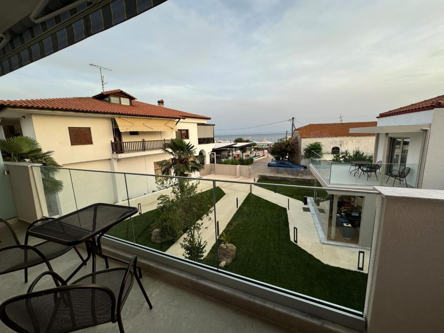Studio Nikiti Beach Extérieur photo
