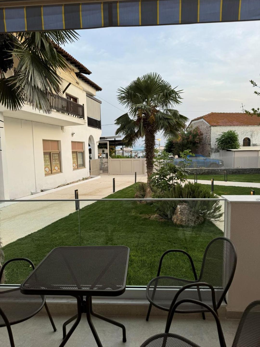 Studio Nikiti Beach Extérieur photo