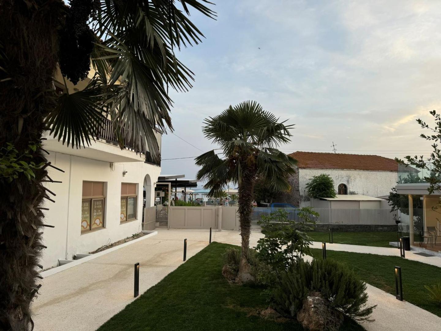 Studio Nikiti Beach Extérieur photo